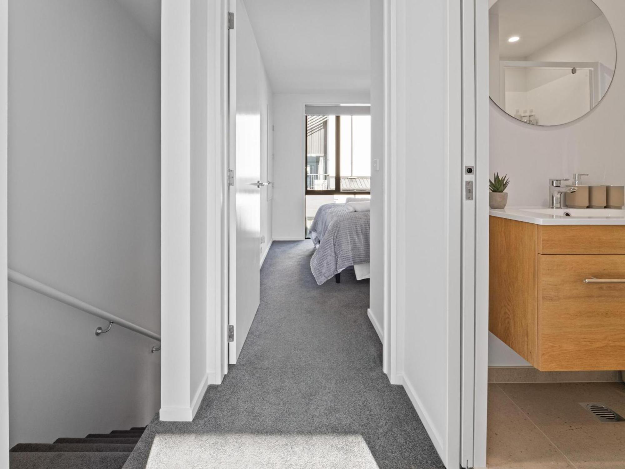 Cbd 2 Bed 2 Bath With Free Parking *