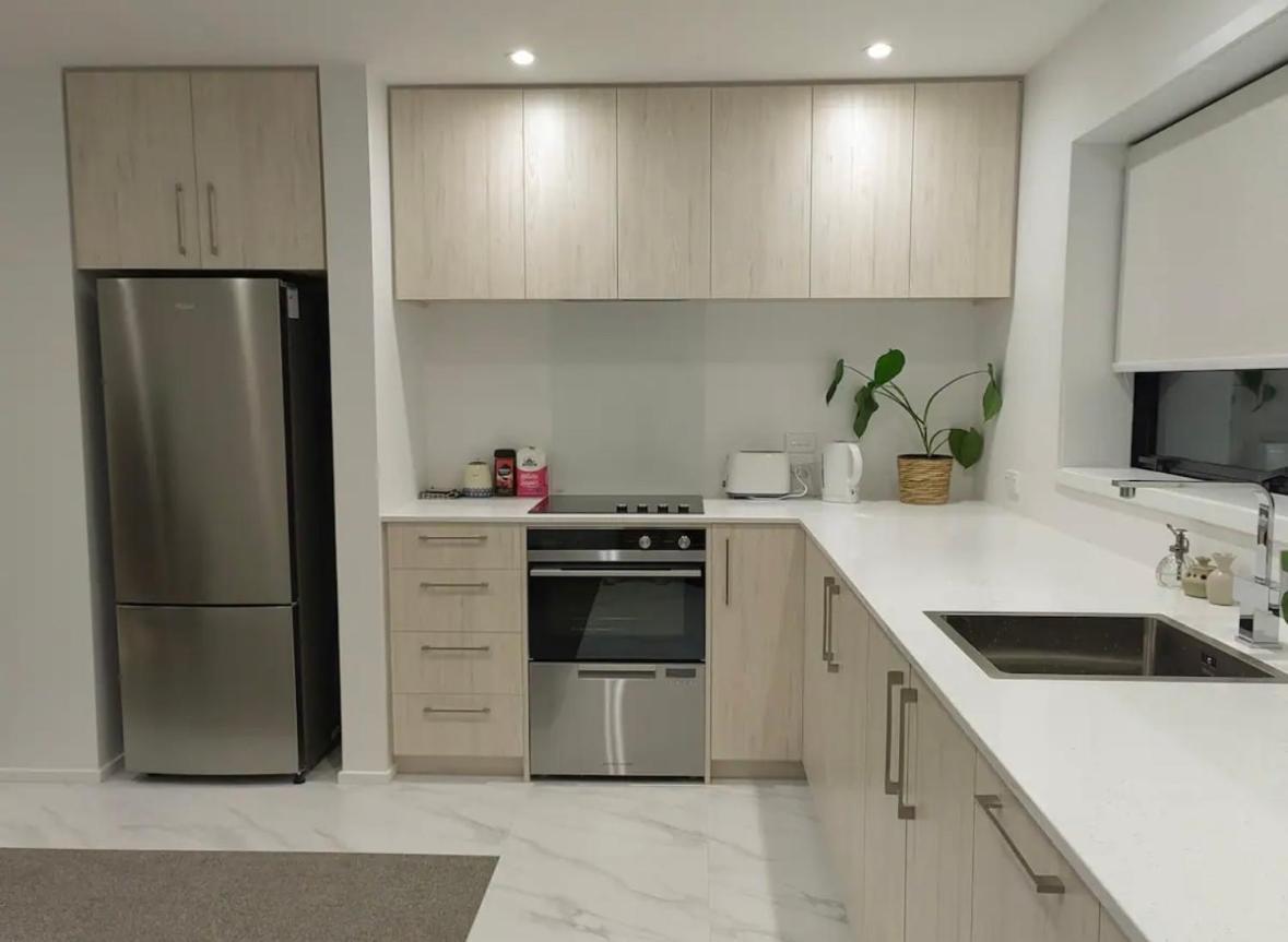 Luxury Brandy New 2bedrooms Heart Of Cdb Free Carpark Apartment
