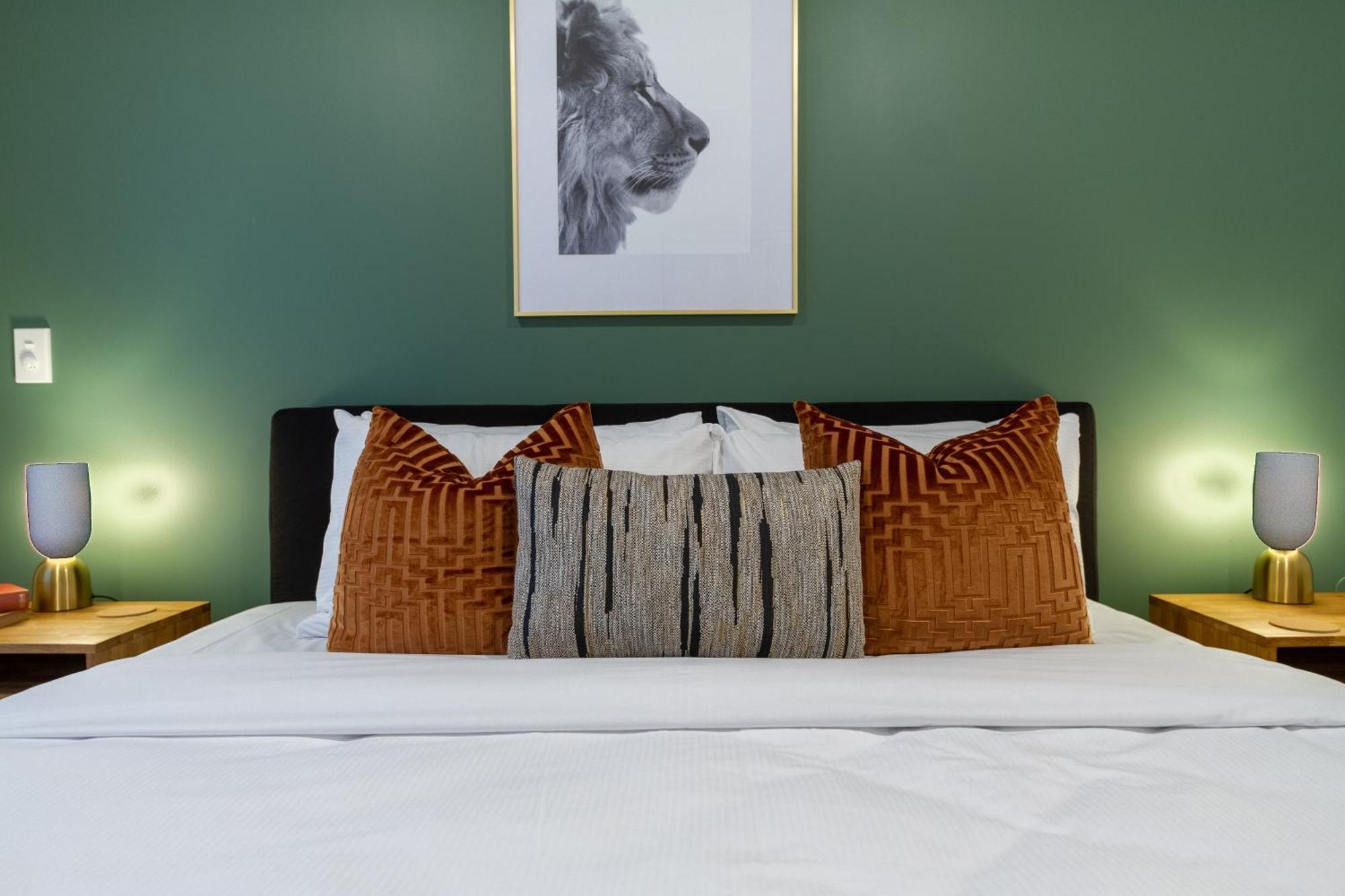 Designer Detailing In The Cbd: 2 Bed 2.5 Bath Apartment