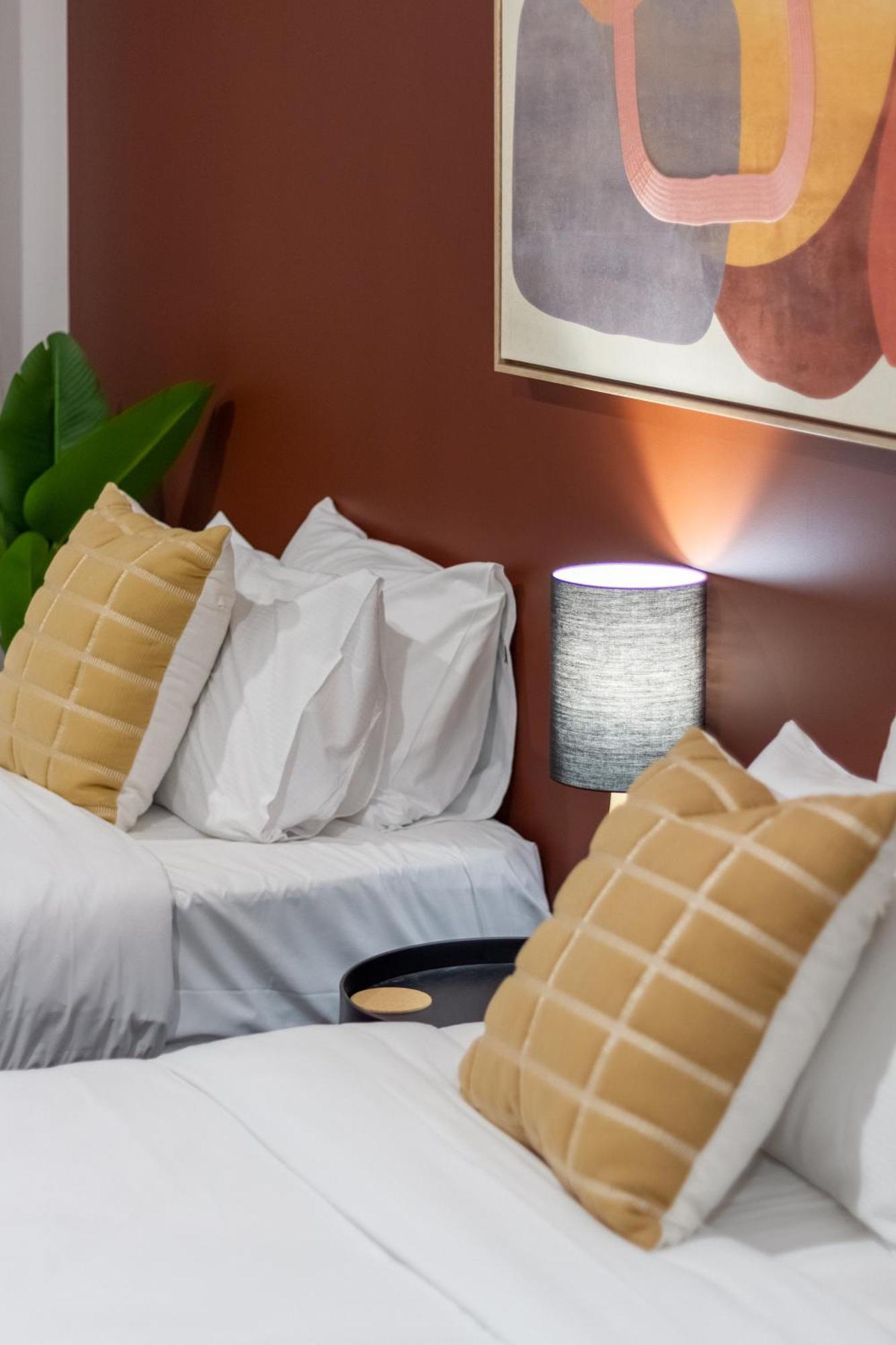 Designer Detailing In The Cbd: 2 Bed 2.5 Bath * Christchurch