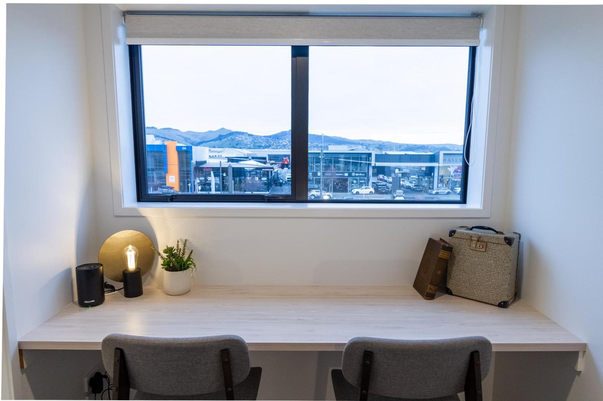 Apartment Designer Detailing In The Cbd: 2 Bed 2.5 Bath *