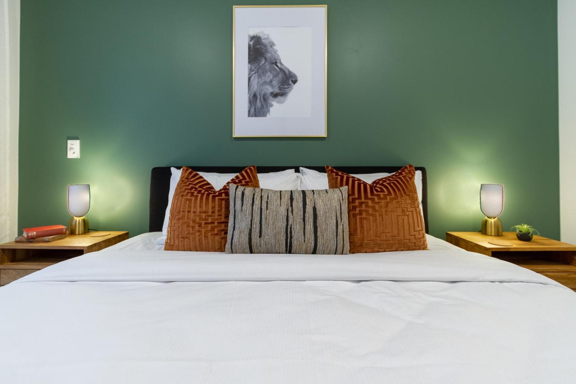 Designer Detailing In The Cbd: 2 Bed 2.5 Bath