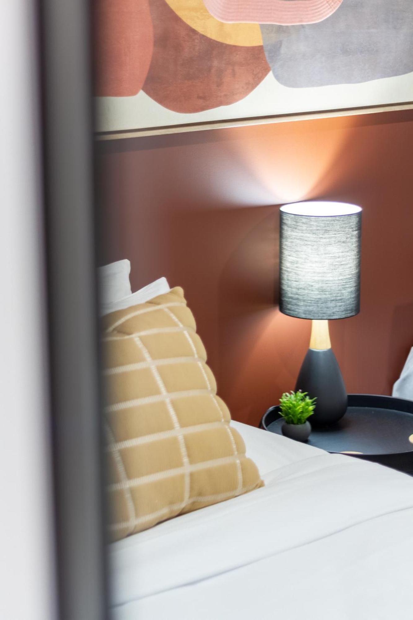 Designer Detailing In The Cbd: 2 Bed 2.5 Bath * Christchurch