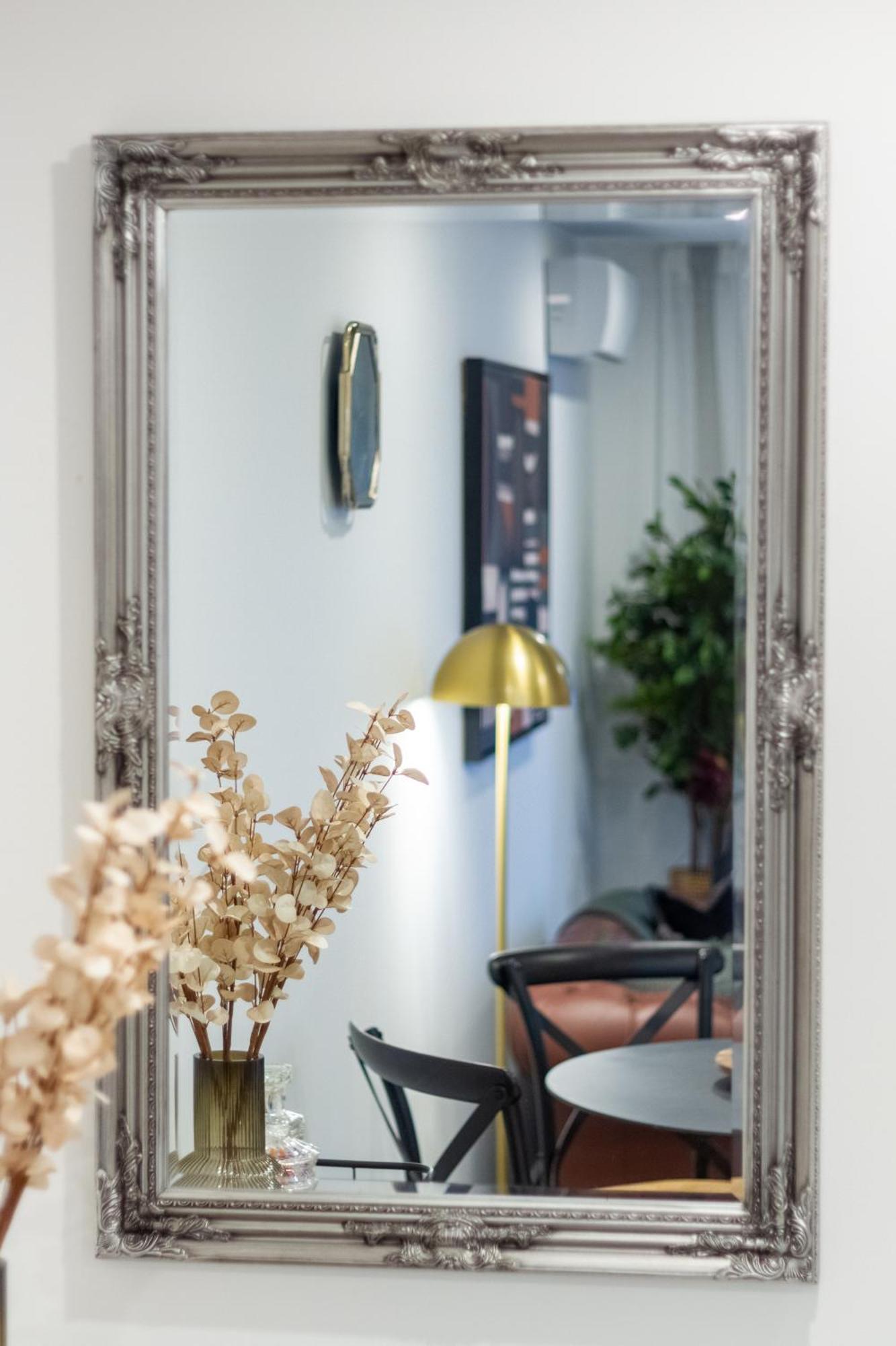 Designer Detailing In The Cbd: 2 Bed 2.5 Bath Apartment