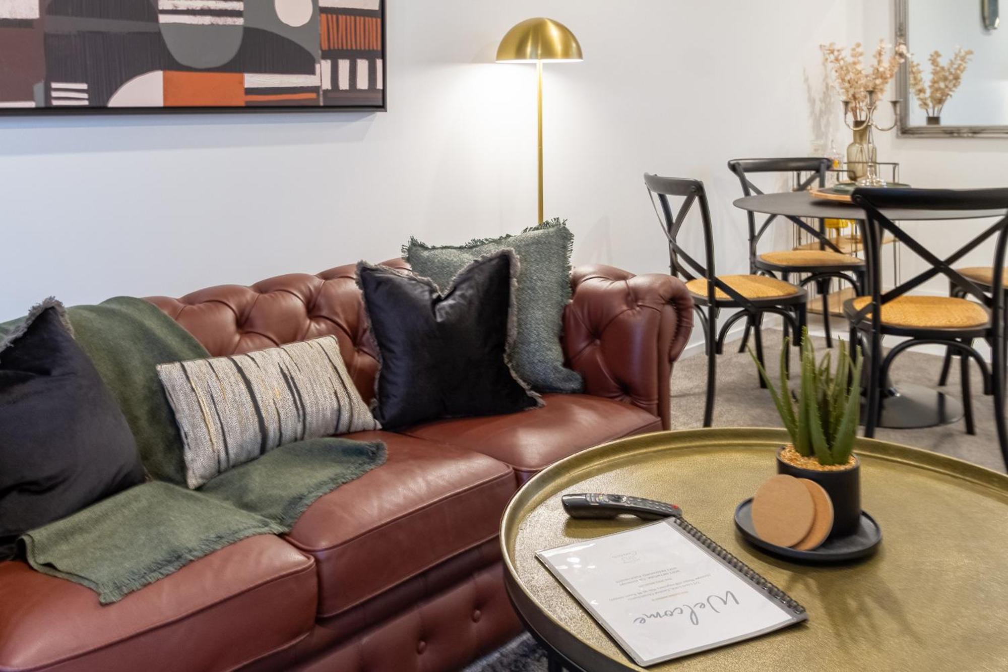 Designer Detailing In The Cbd: 2 Bed 2.5 Bath Apartment *