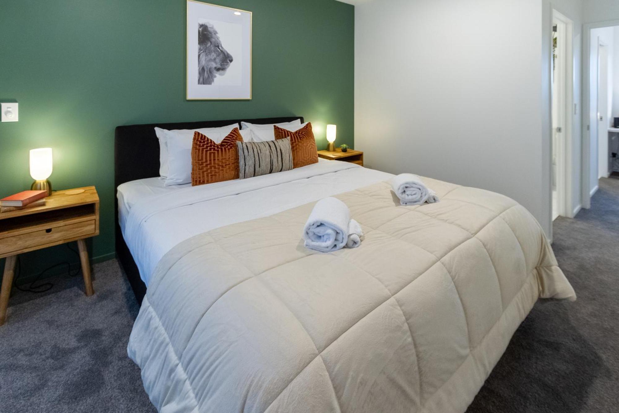 Designer Detailing In The Cbd: 2 Bed 2.5 Bath Christchurch