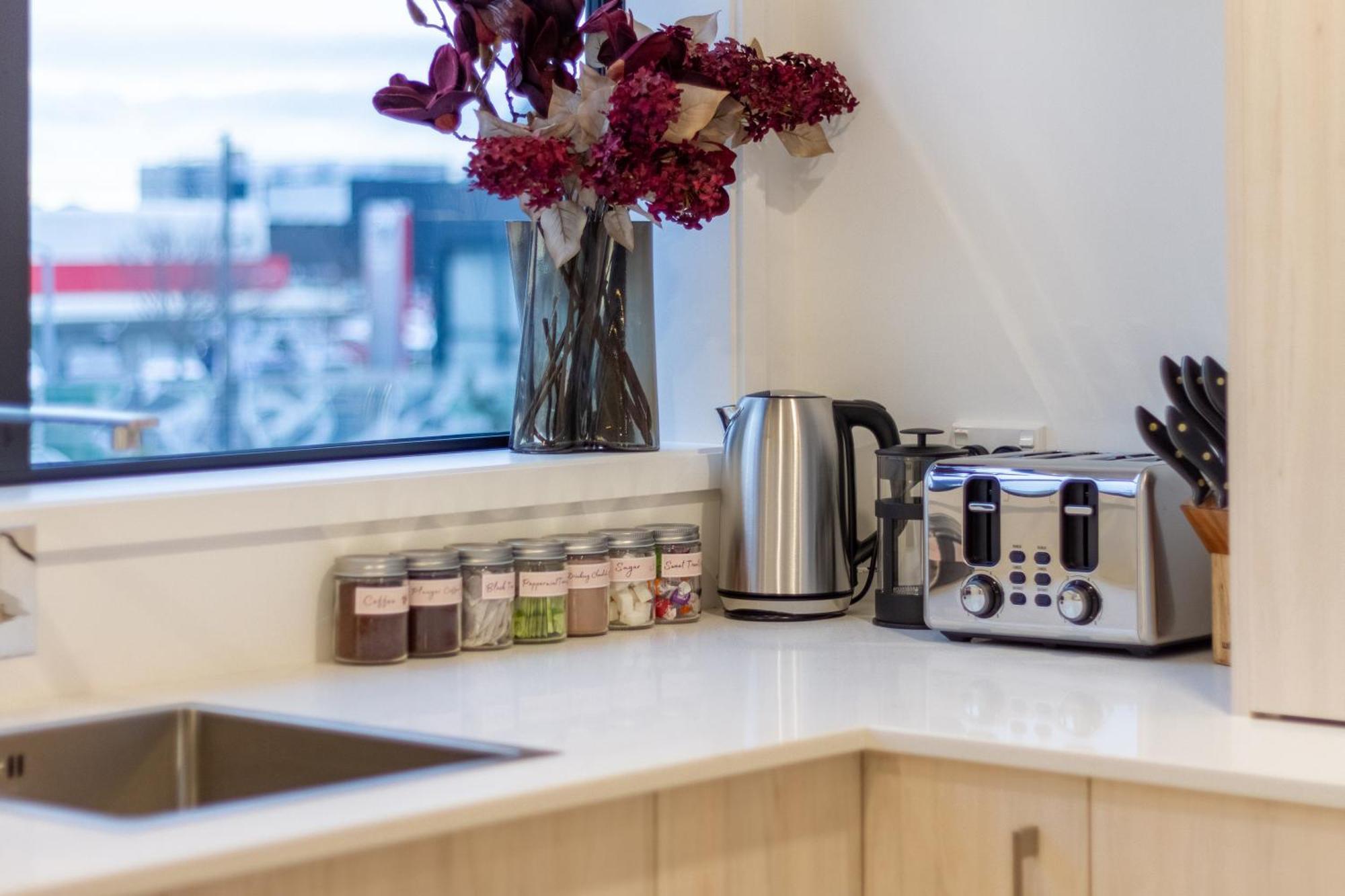 Designer Detailing In The Cbd: 2 Bed 2.5 Bath *