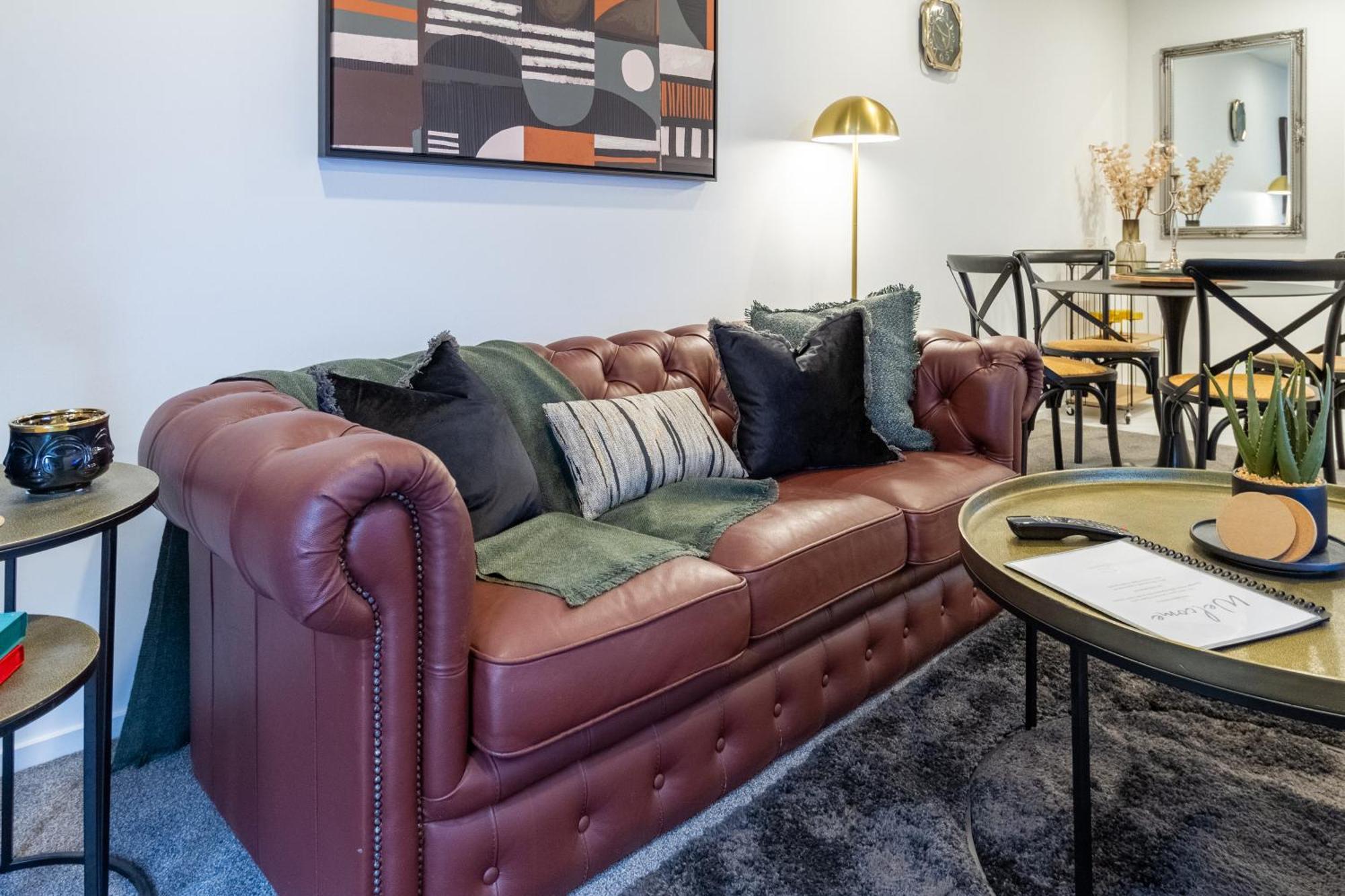 Designer Detailing In The Cbd: 2 Bed 2.5 Bath *