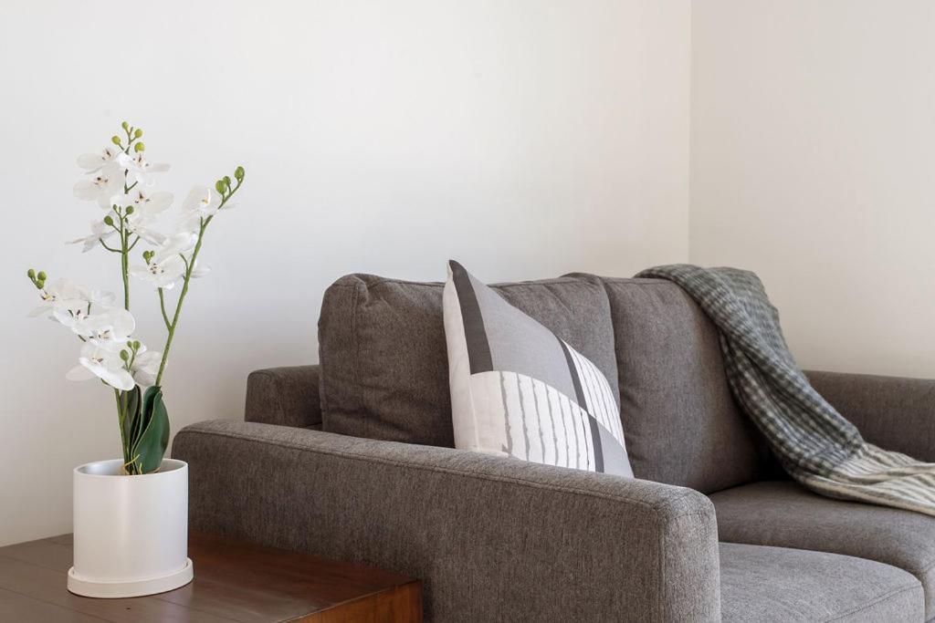 Stylish Brand New Sunny 3bdrm 3bth Garage Sleeps 6 * Christchurch