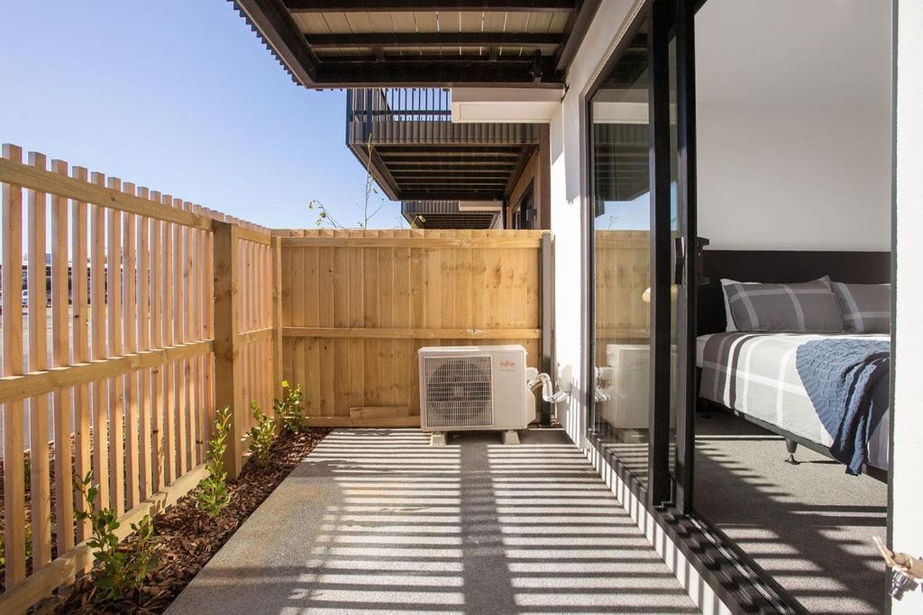 Stylish Brand New Sunny 3bdrm 3bth Garage Sleeps 6 * Christchurch