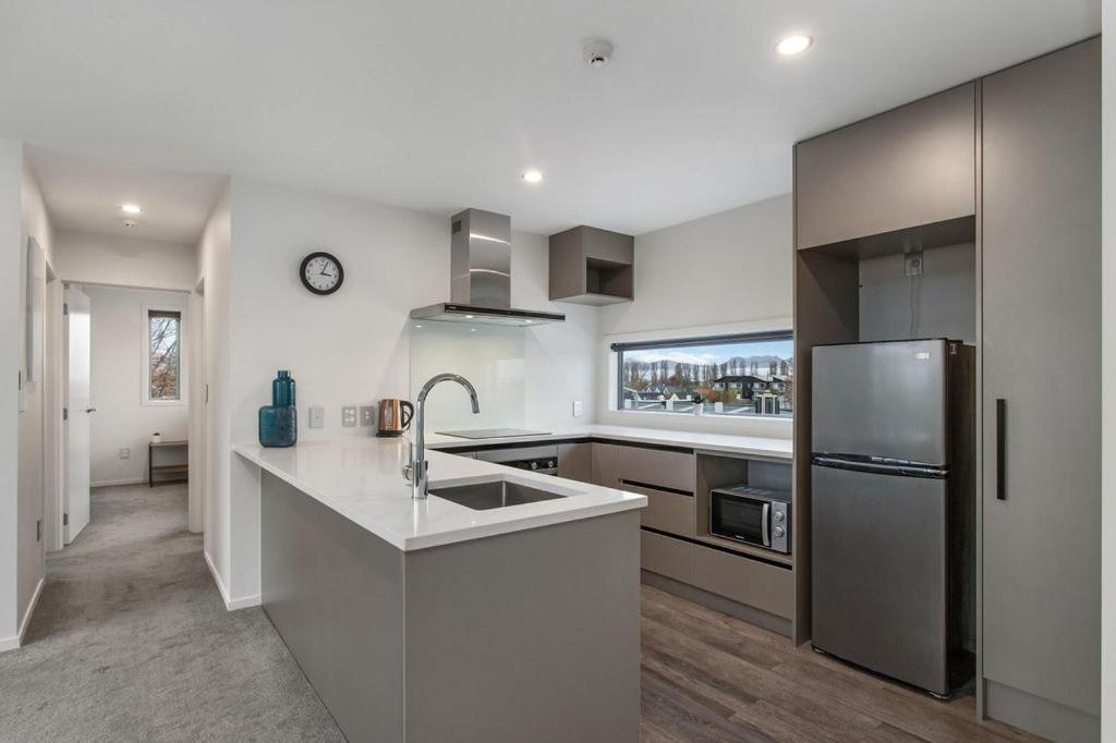 Walking Distance Cbd 2 Bdrms Secure Park Apartment Christchurch