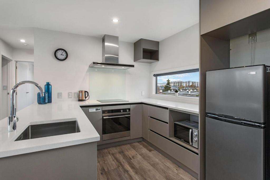Apartment Walking Distance Cbd 2 Bdrms Secure Park *