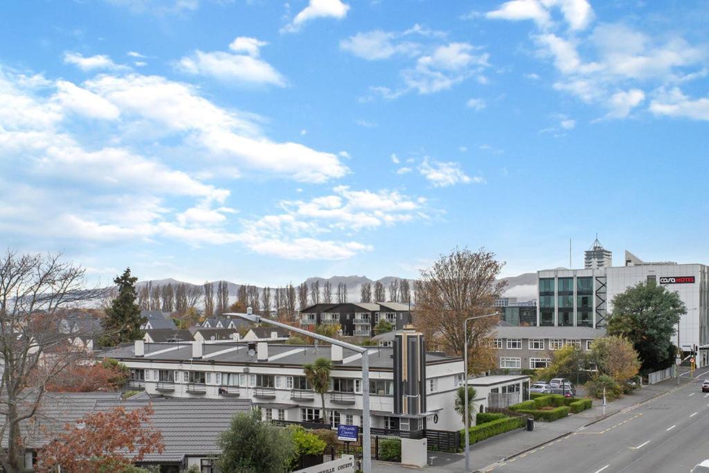 Apartment Walking Distance Cbd 2 Bdrms Secure Park *