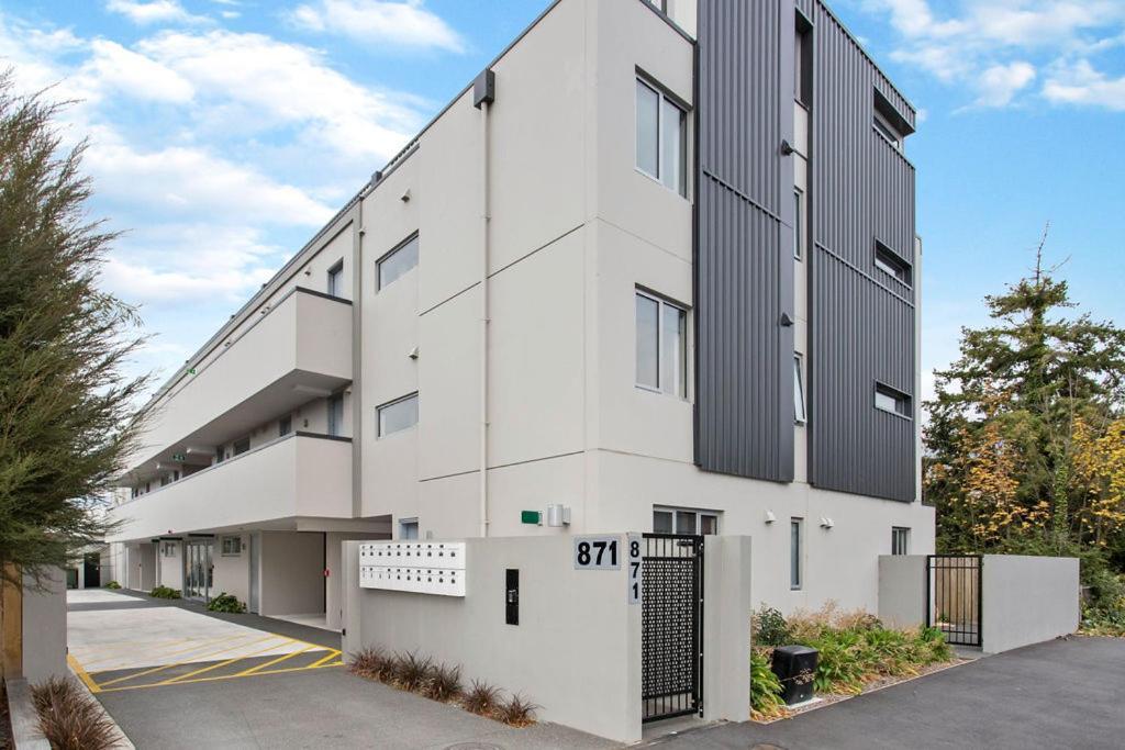 Apartment Walking Distance Cbd 2 Bdrms Secure Park *