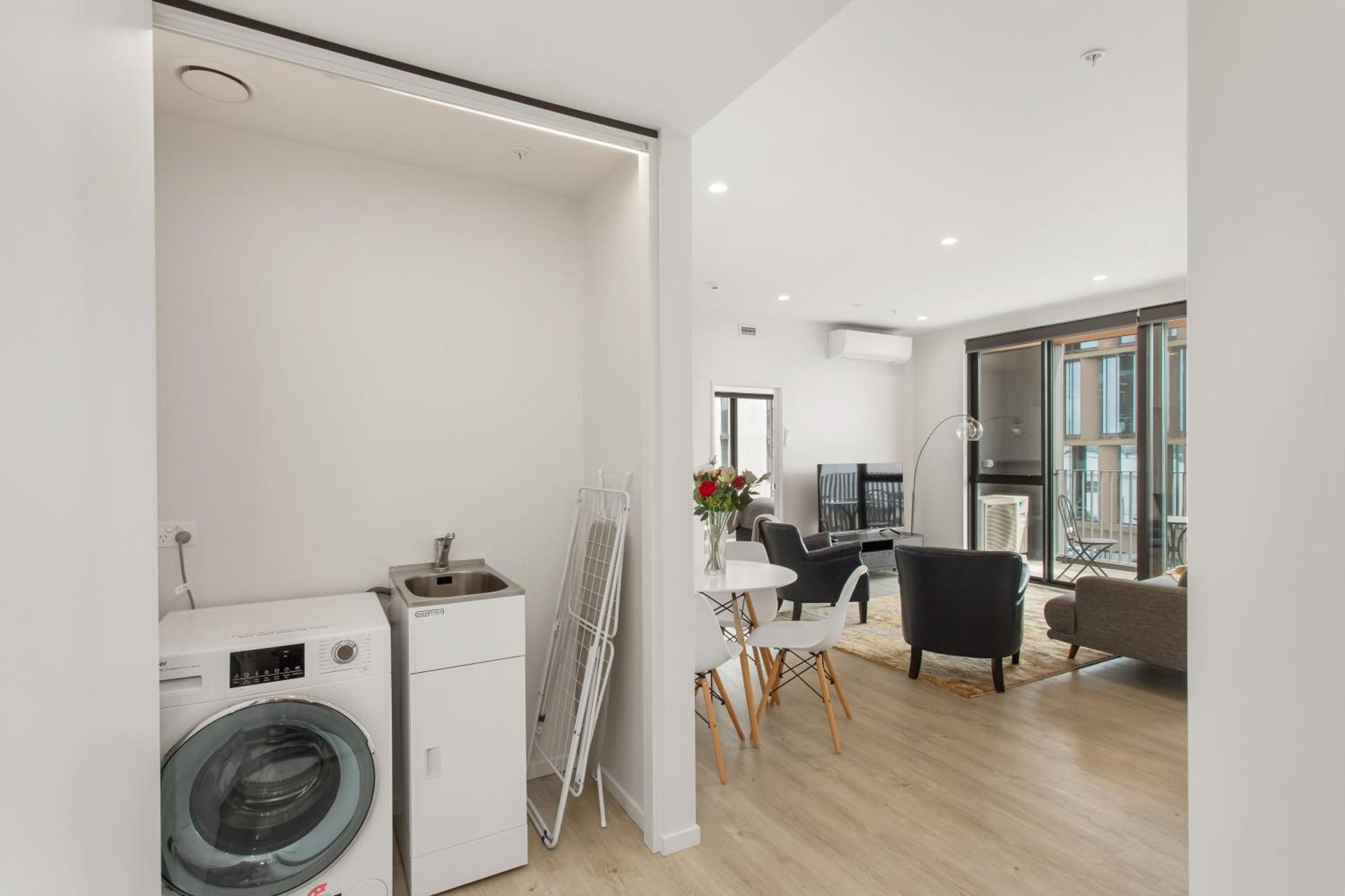Luxury Stunning Views Sunny Apartment