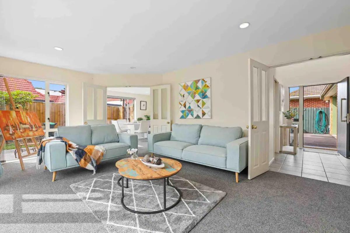 A Great Location 4 Bedrooms, Quiet And Comfort! *