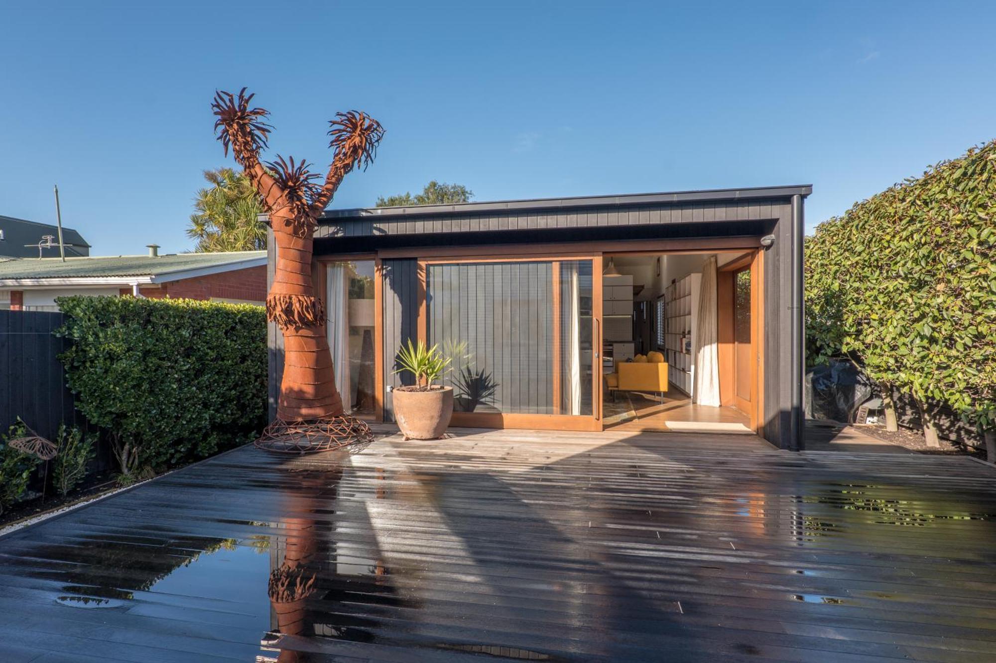 The Black Hut Christchurch