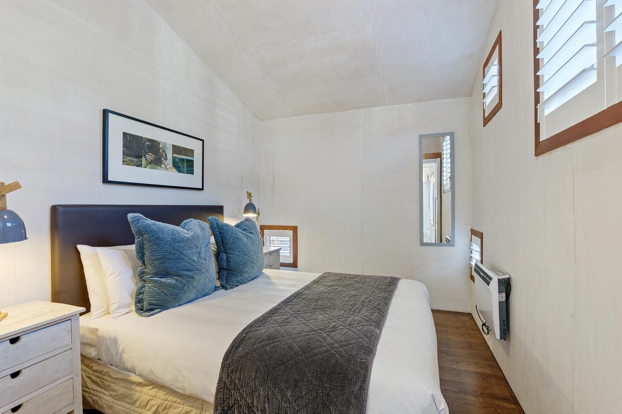 The Black Hut Holiday home