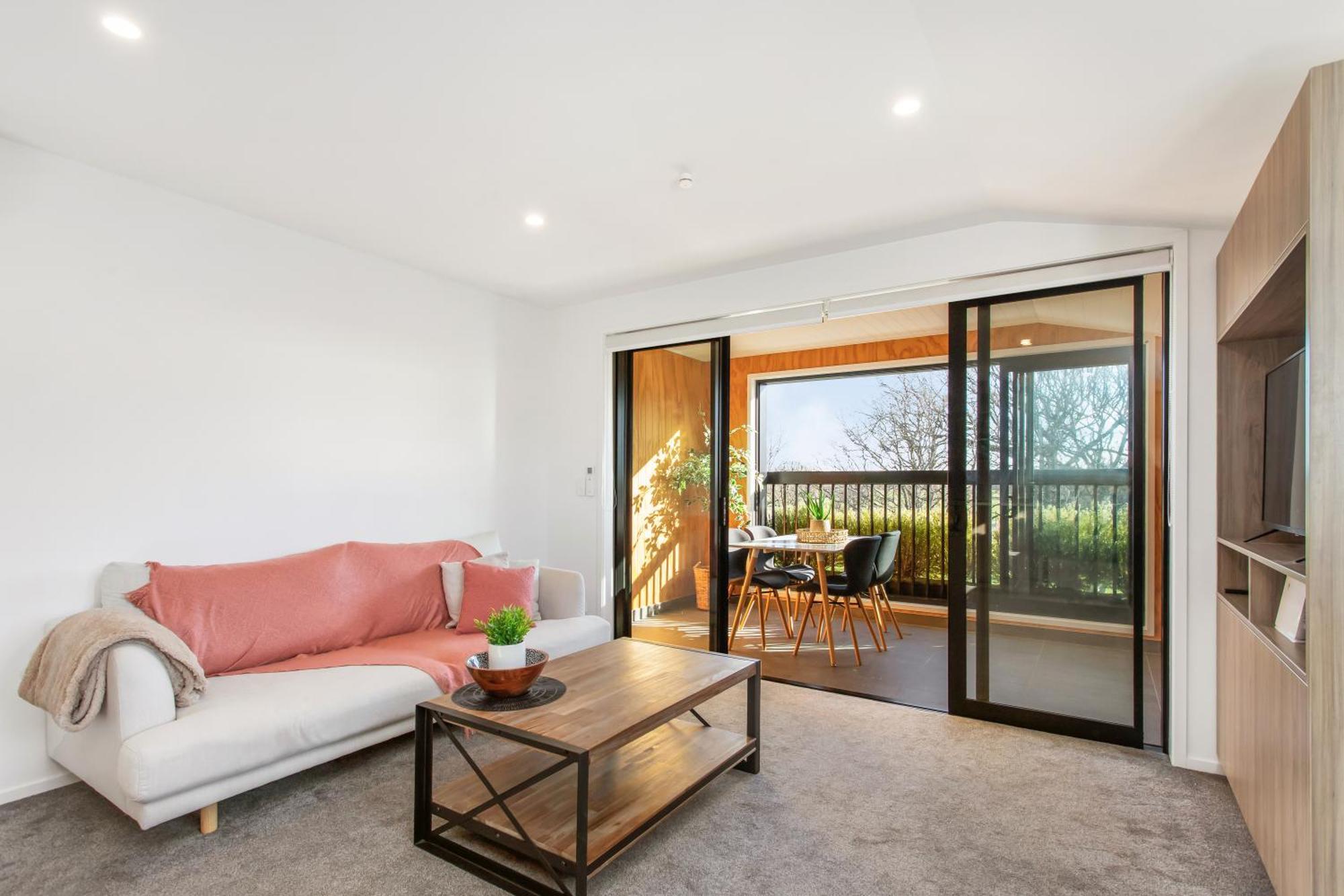 Apartment Penthouse Scenic Views-spacious 2br