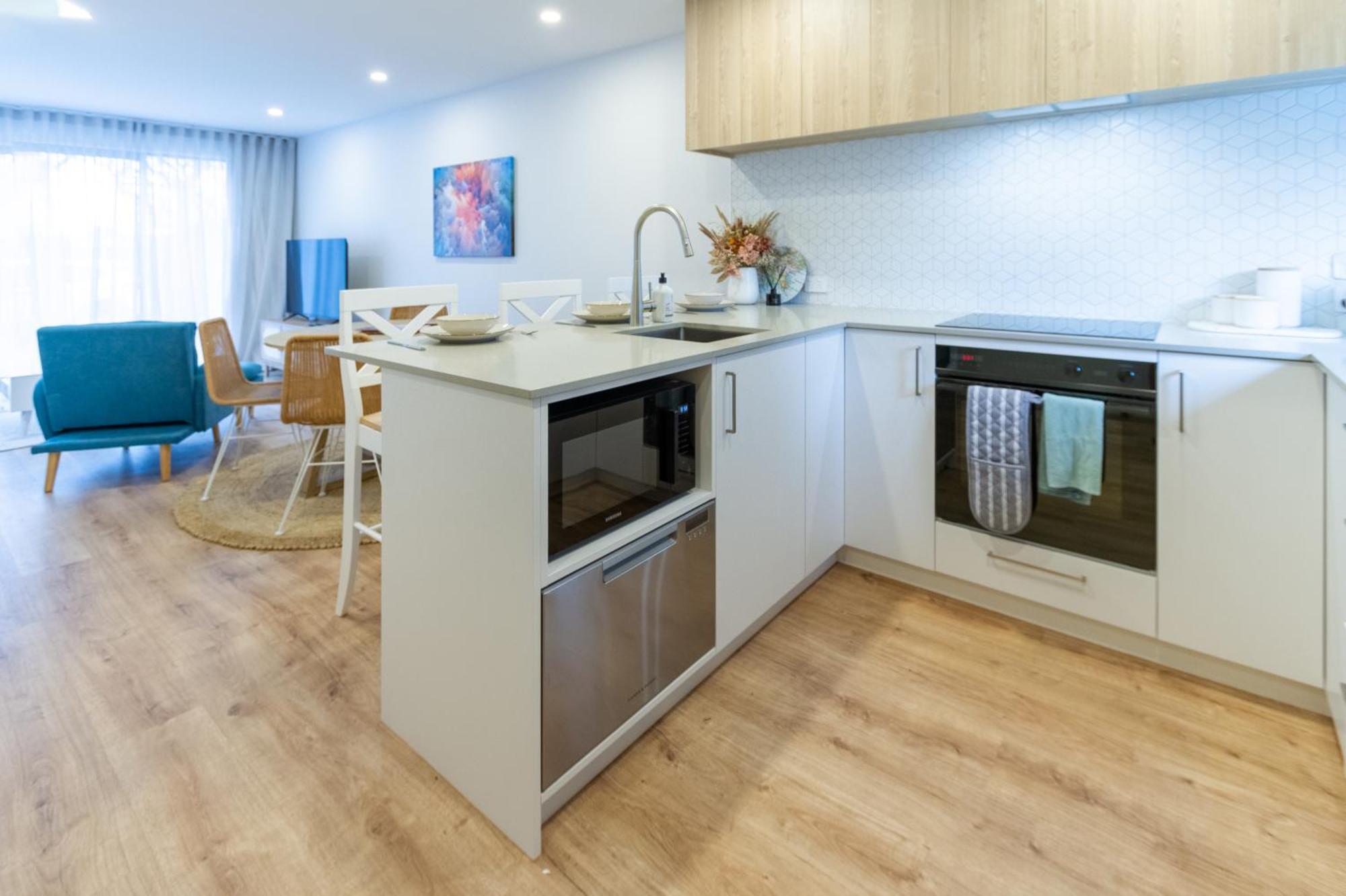 Modern 2 Bed 2 Bath Opposite Hagley Park