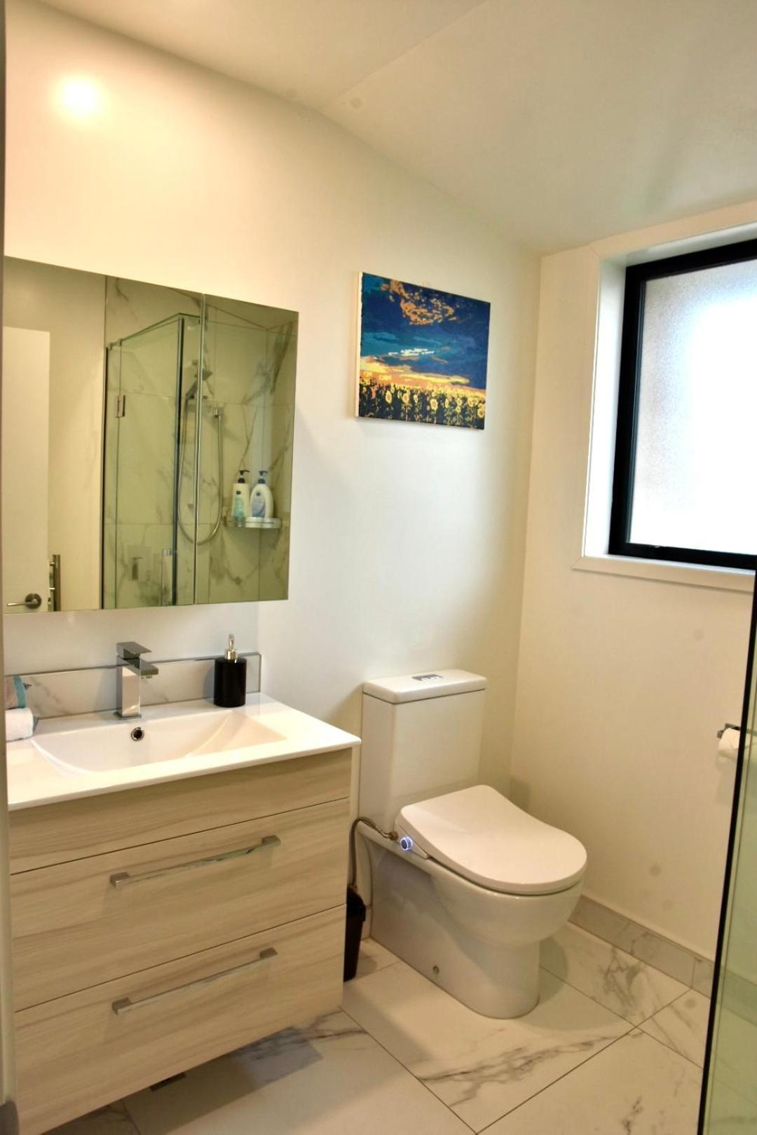 Close To Arena And One Kilometer From Railway Station Onsite Ev Car Park *
