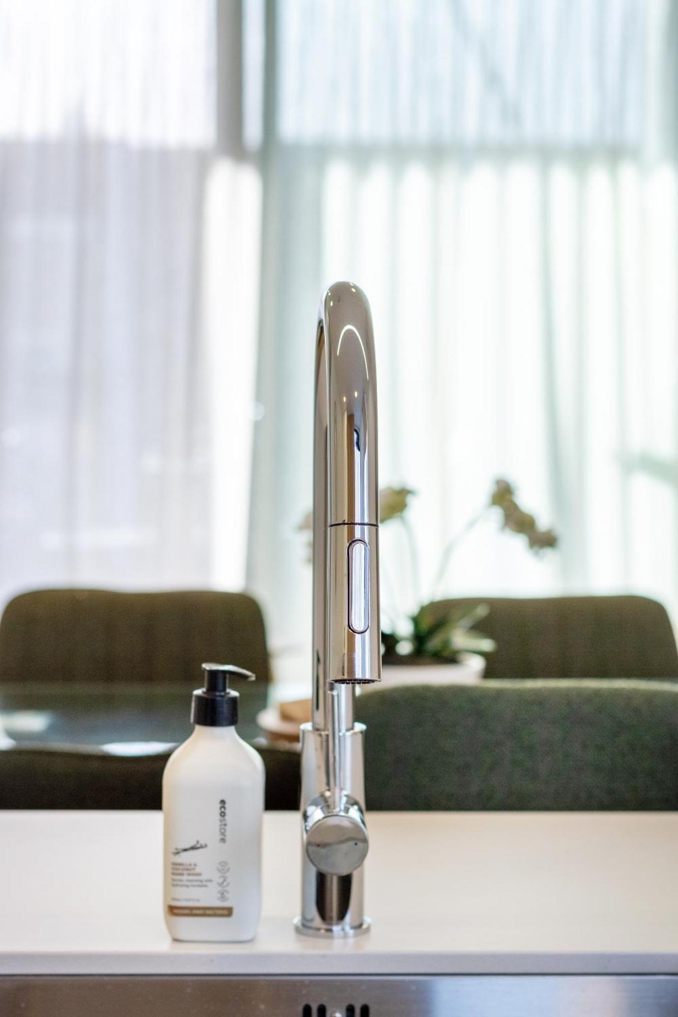 Apartamento Warm With 2 Free Carparks