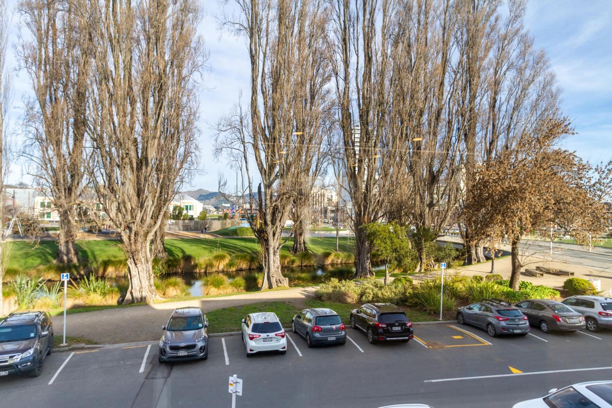 Warm With 2 Free Carparks Apartamento Christchurch