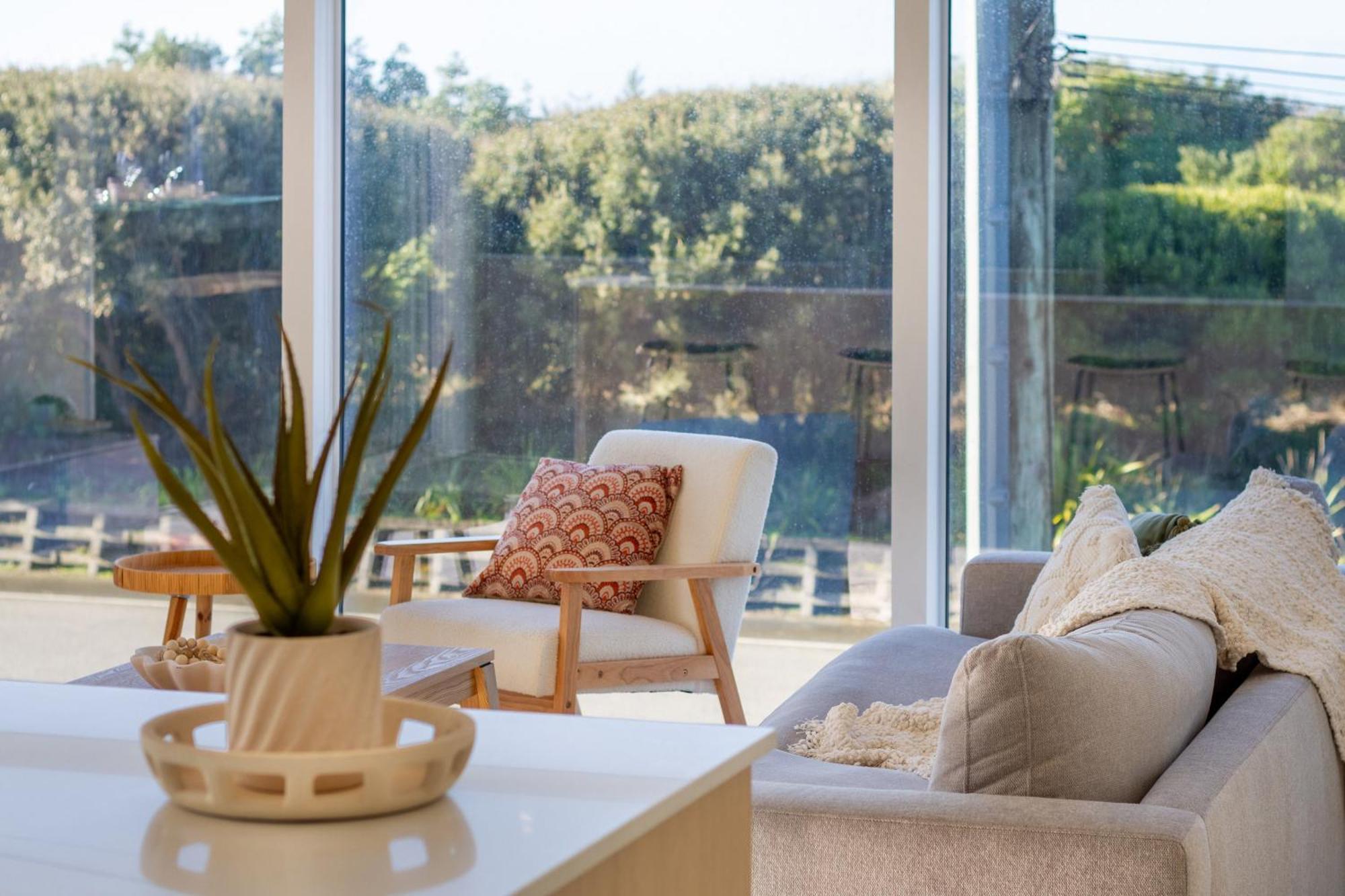 Luxury Beachside Living Elegant 3-bedroom Haven * Christchurch