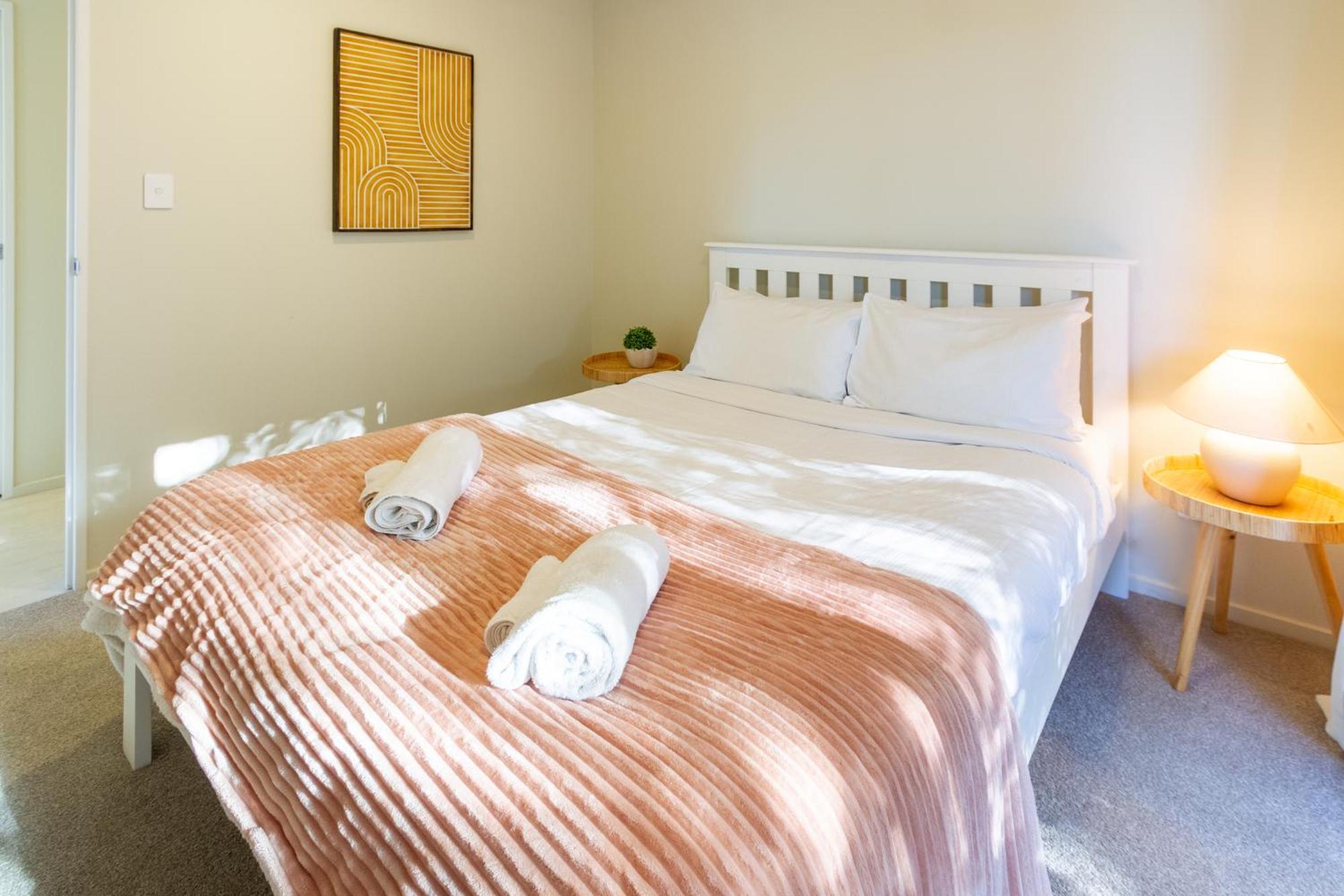 Luxury Beachside Living Elegant 3-bedroom Haven Apartment *