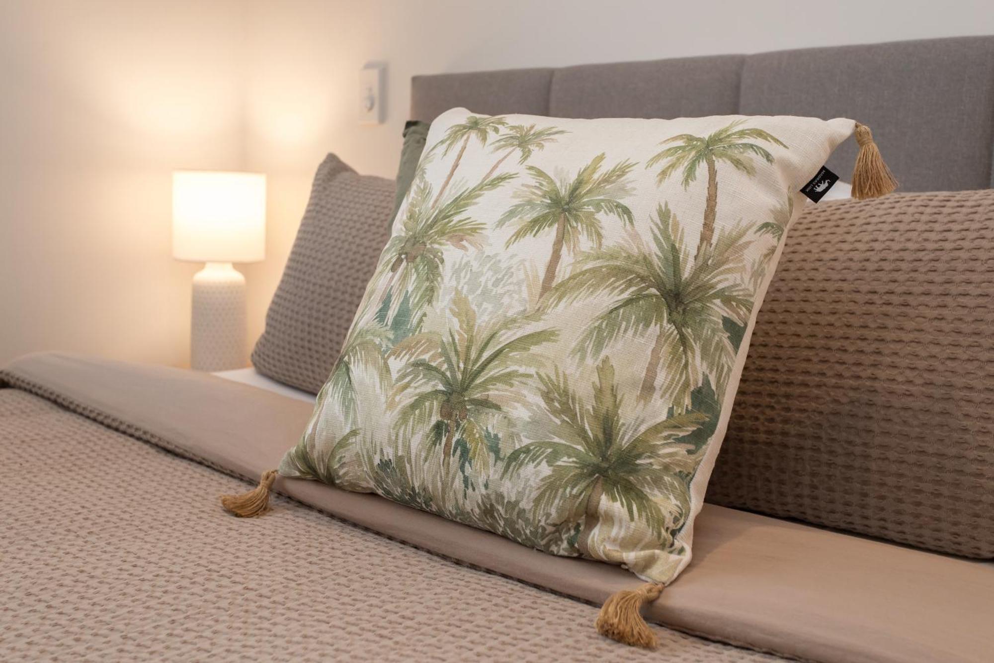 Apartment Away From Cbd Location
