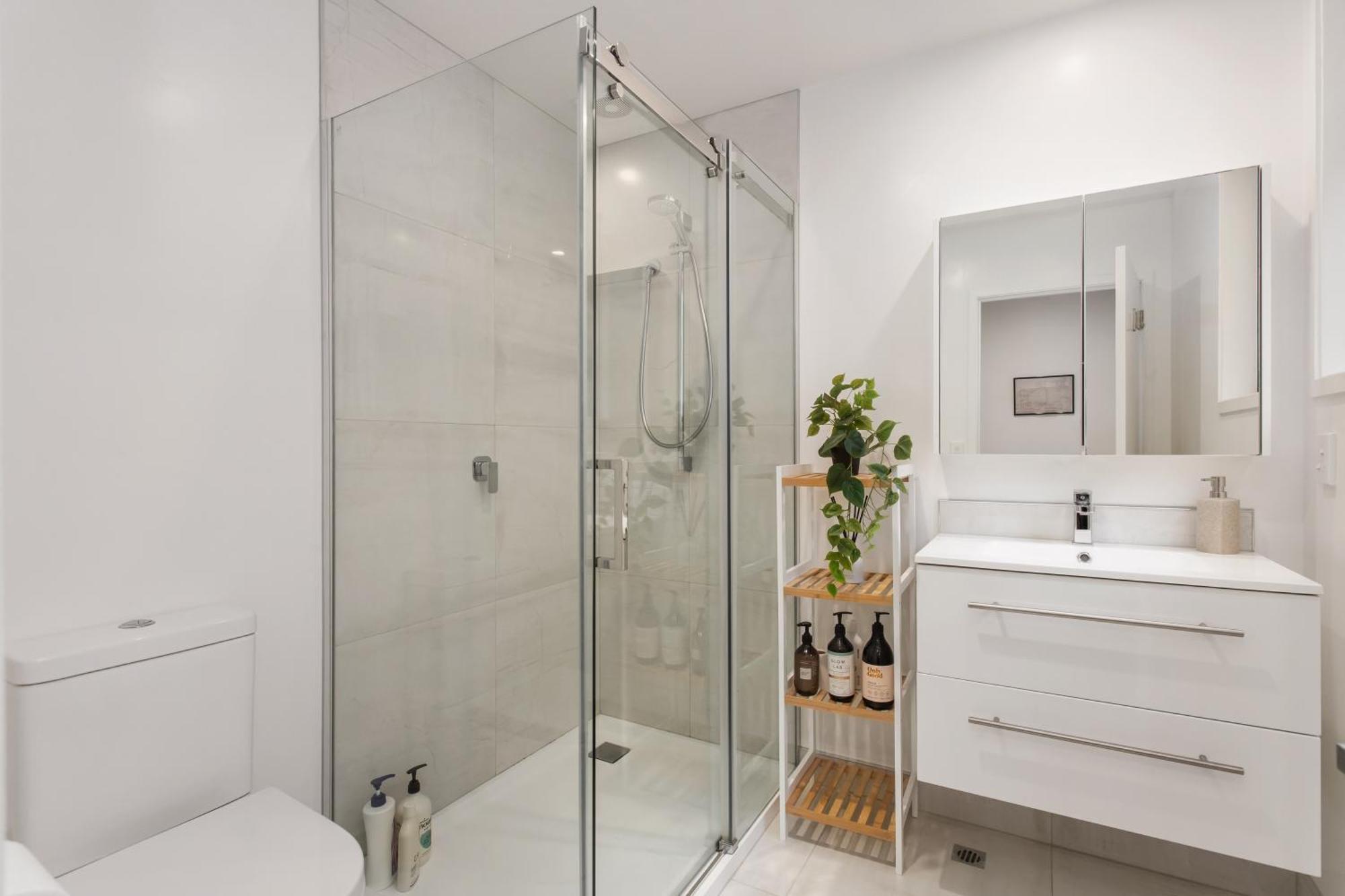 Apartment Away From Cbd Location *