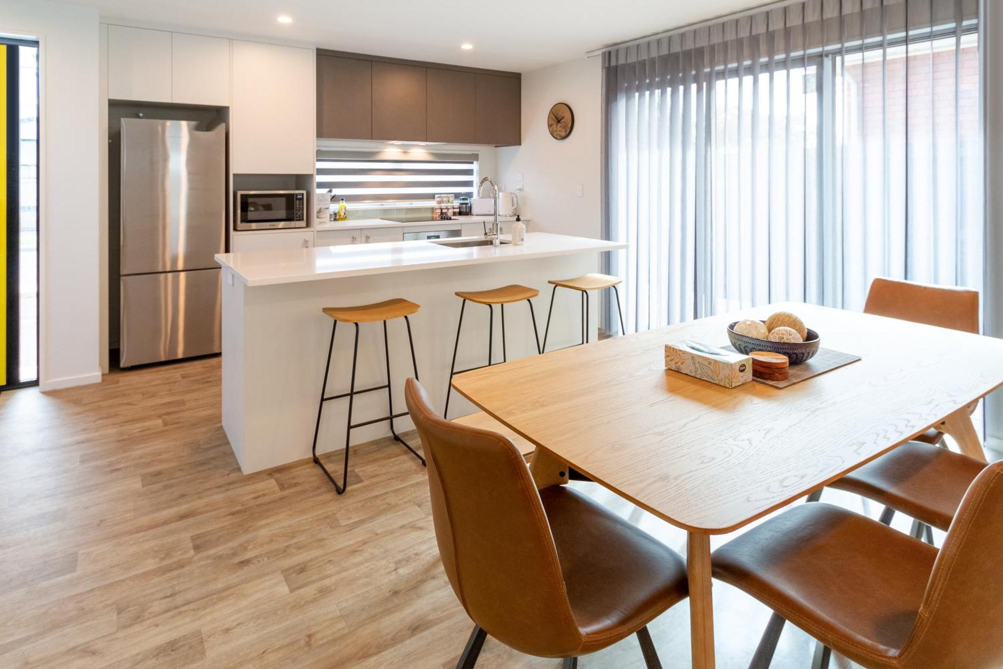 Spacious Near Avon River With Carpark Christchurch