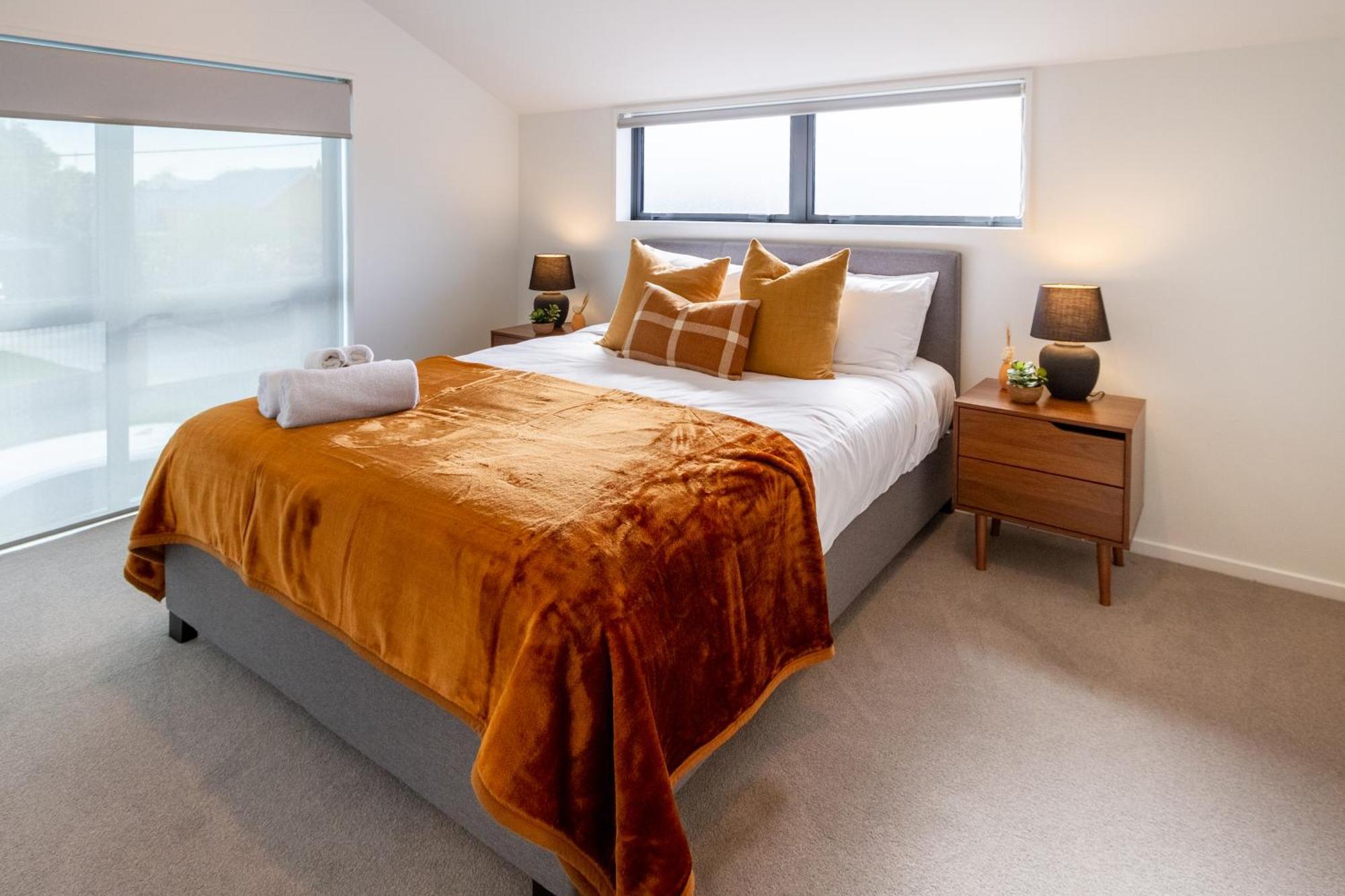 Spacious Near Avon River With Carpark Christchurch