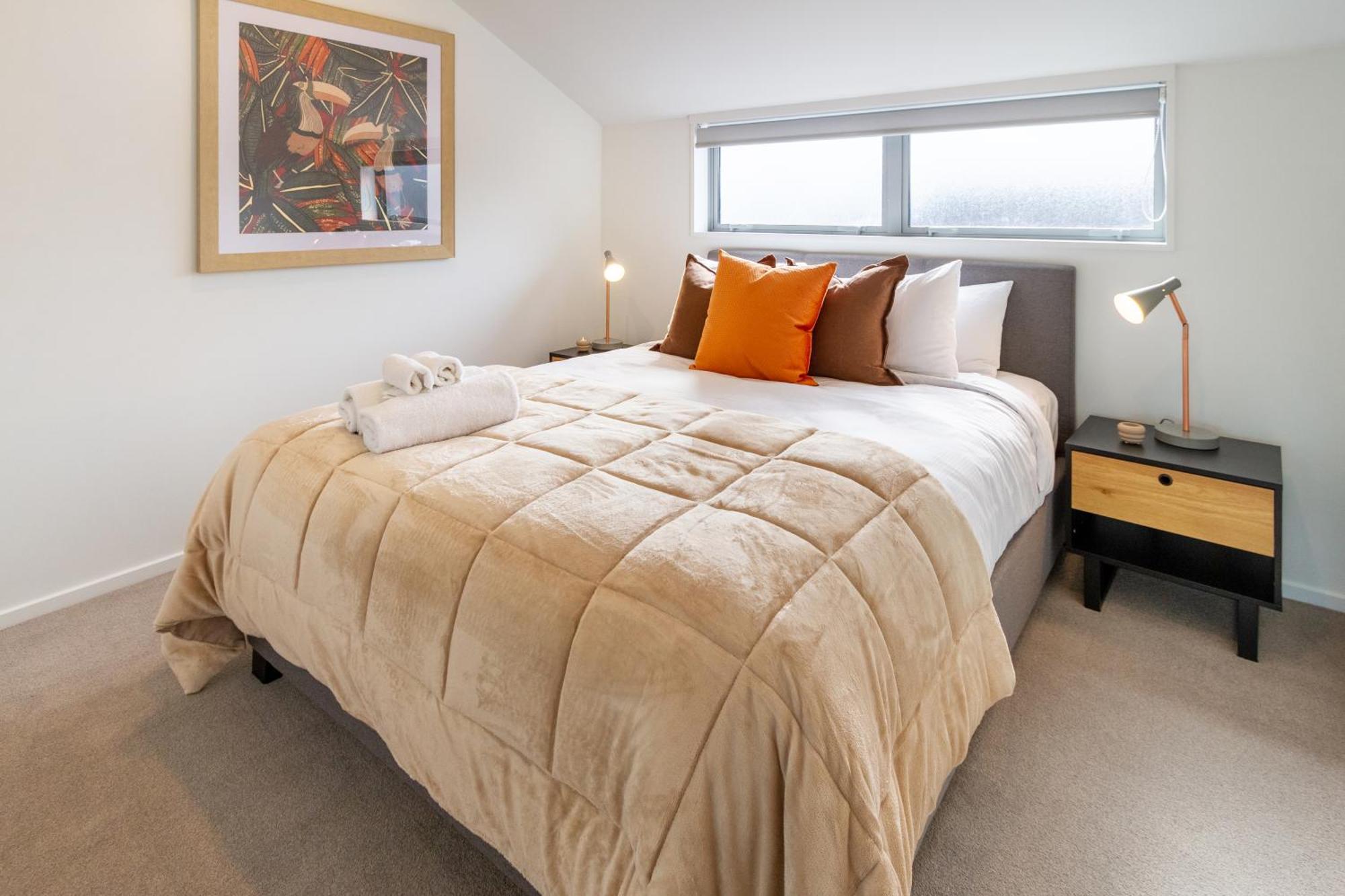 Apartment Spacious Near Avon River With Carpark