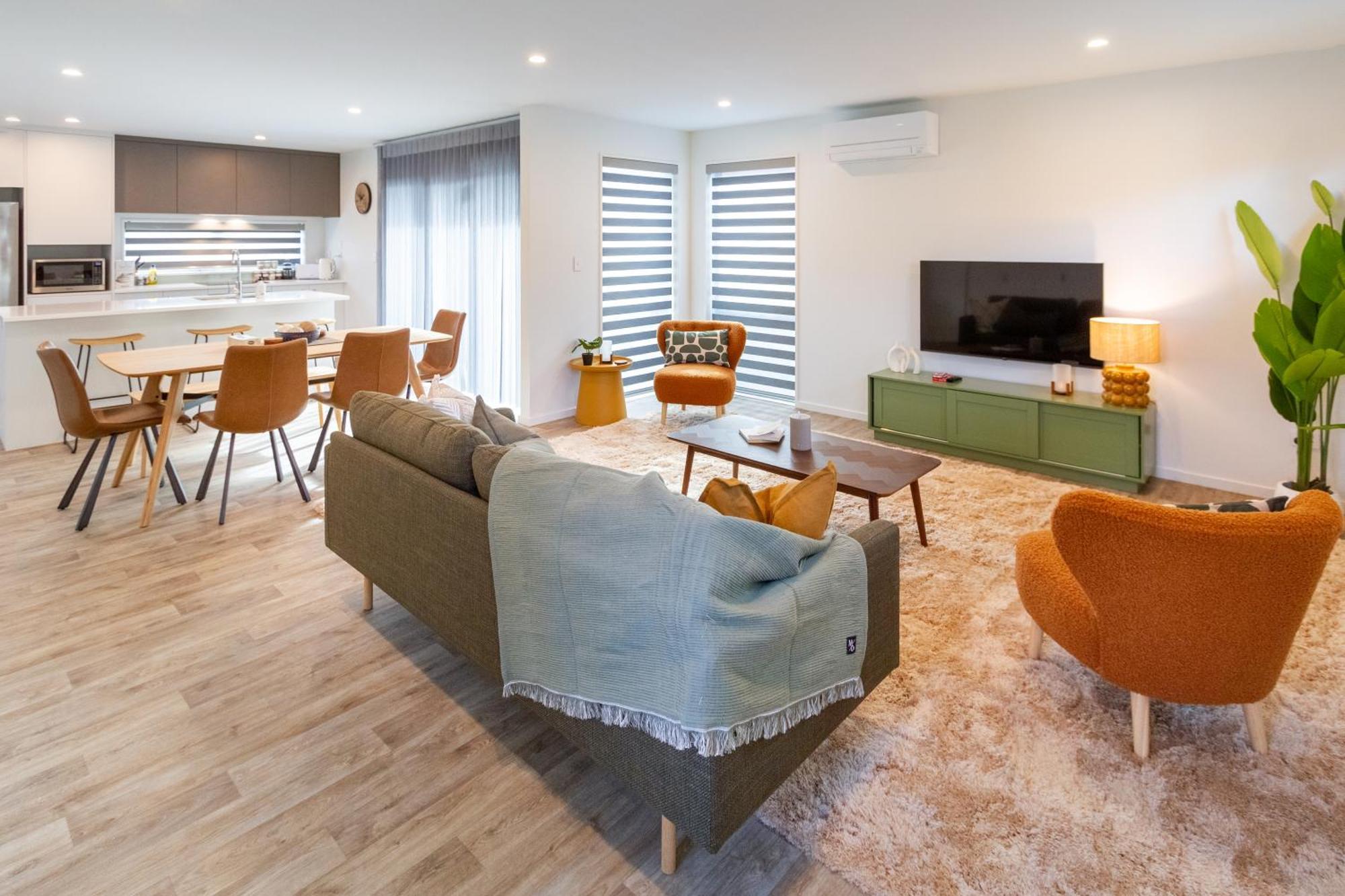 Spacious Near Avon River With Carpark *