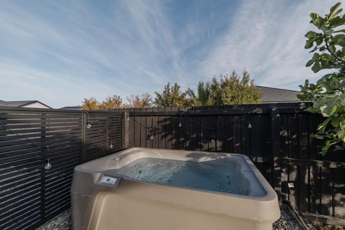 Zenith Escapes Your Quintessential 4br Haven * Christchurch
