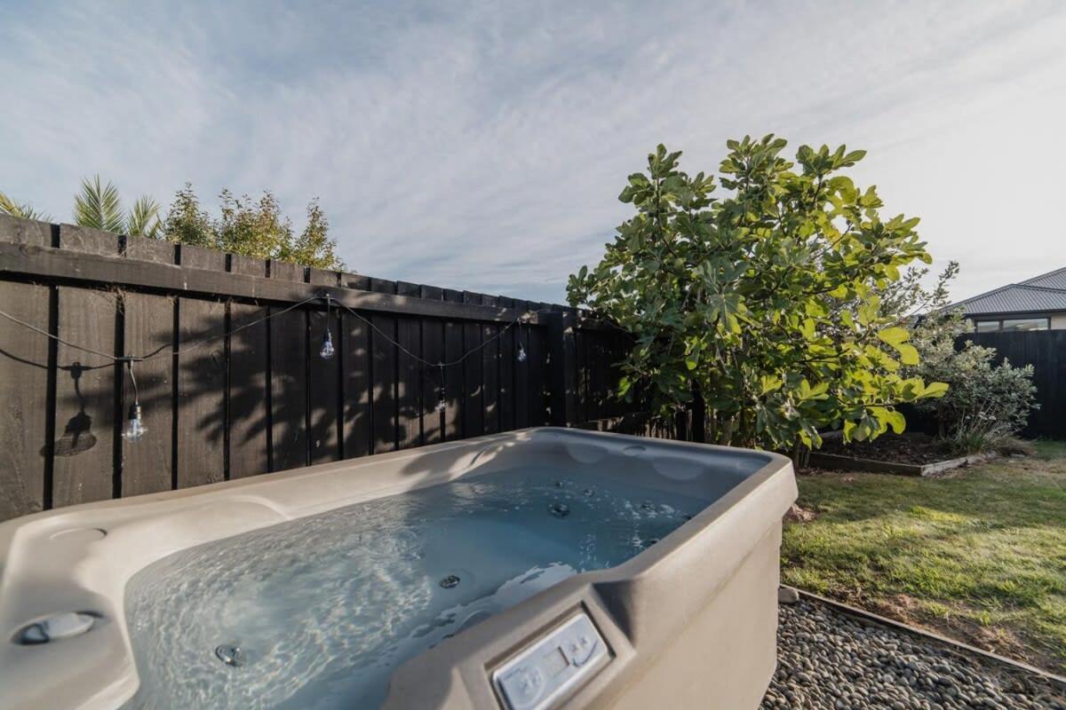 Zenith Escapes Your Quintessential 4br Haven Holiday home Christchurch