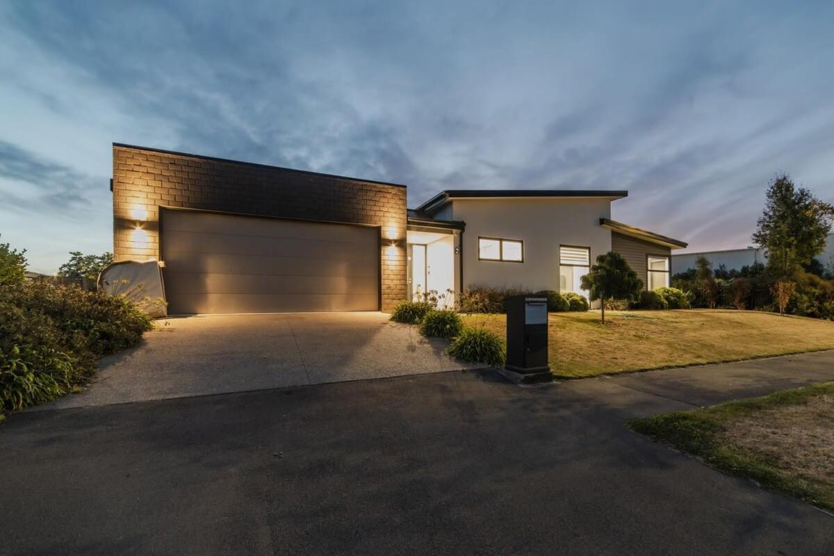 Zenith Escapes Your Quintessential 4br Haven Holiday home *