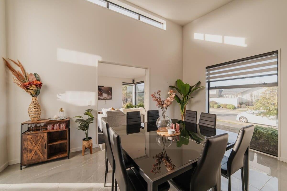 Zenith Escapes Your Quintessential 4br Haven