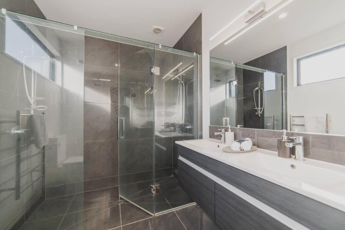 Holiday home Zenith Escapes Your Quintessential 4br Haven
