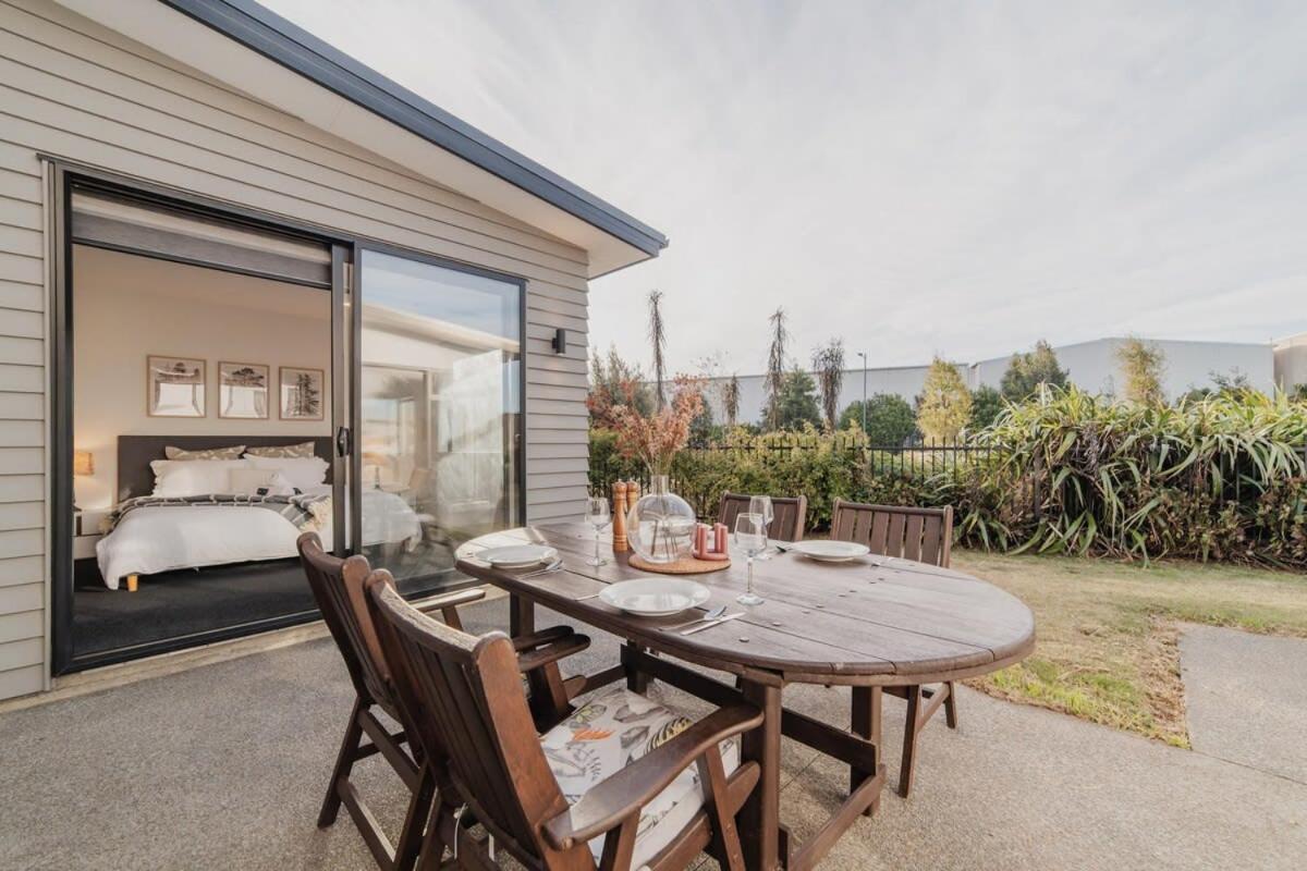 Zenith Escapes Your Quintessential 4br Haven Holiday home Christchurch
