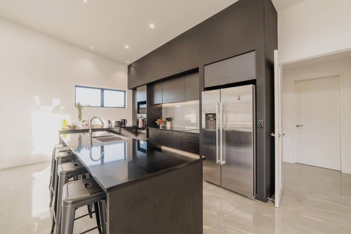 Zenith Escapes Your Quintessential 4br Haven Christchurch