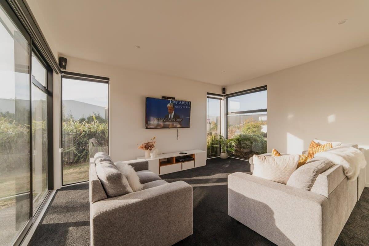Zenith Escapes Your Quintessential 4br Haven * Christchurch