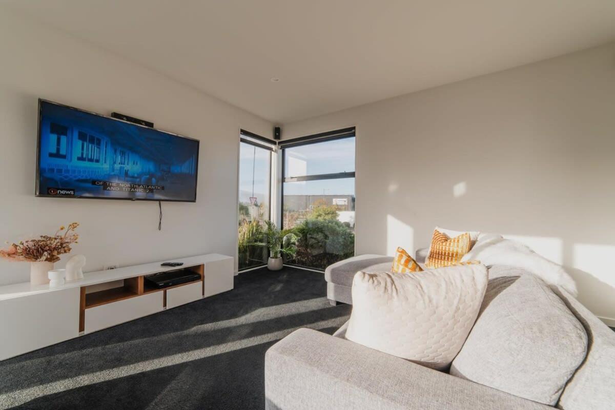 Zenith Escapes Your Quintessential 4br Haven Christchurch