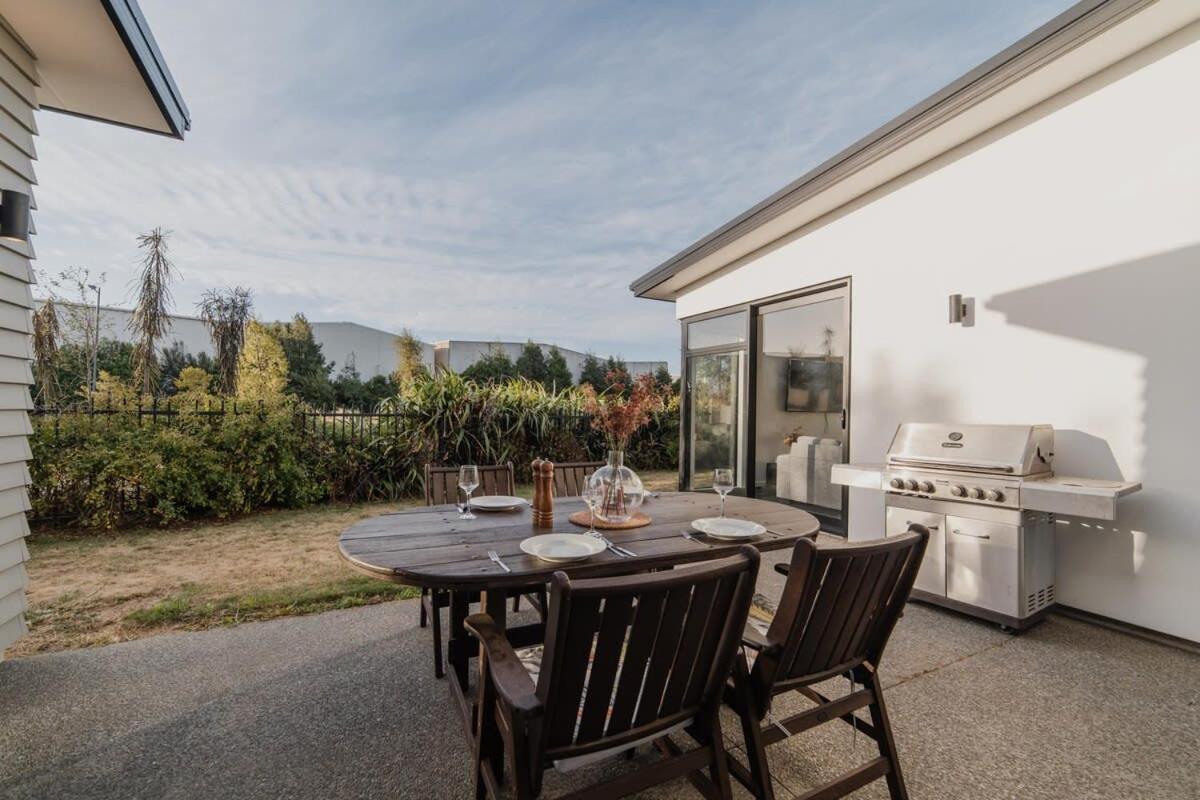 Holiday home Zenith Escapes Your Quintessential 4br Haven