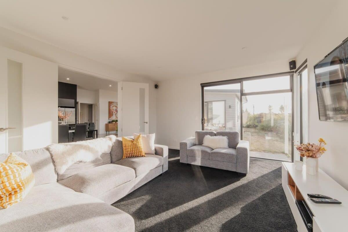 Zenith Escapes Your Quintessential 4br Haven Christchurch