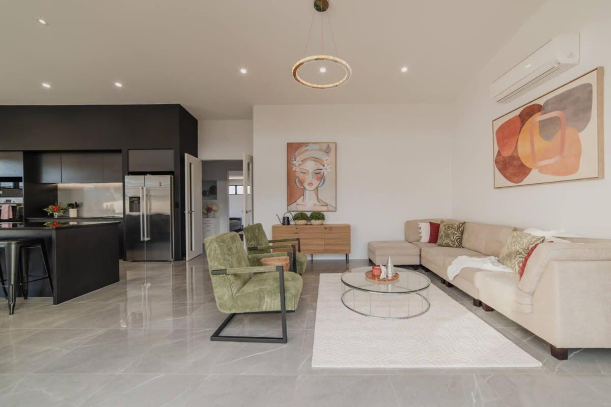 Zenith Escapes Your Quintessential 4br Haven * Christchurch