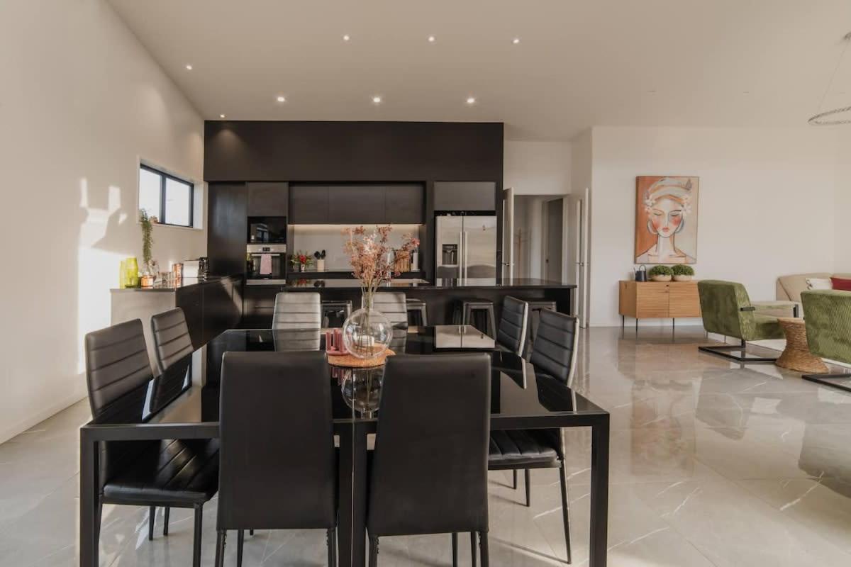 Zenith Escapes Your Quintessential 4br Haven Holiday home *