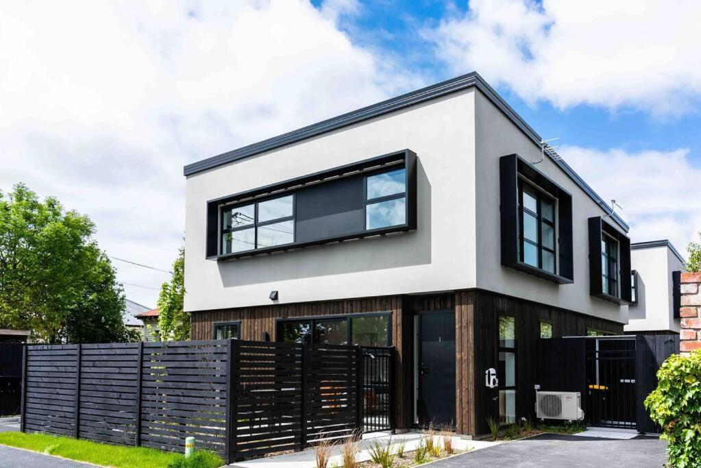 Apartment New State Of The Art Sunny Warm Free Park Christchurch