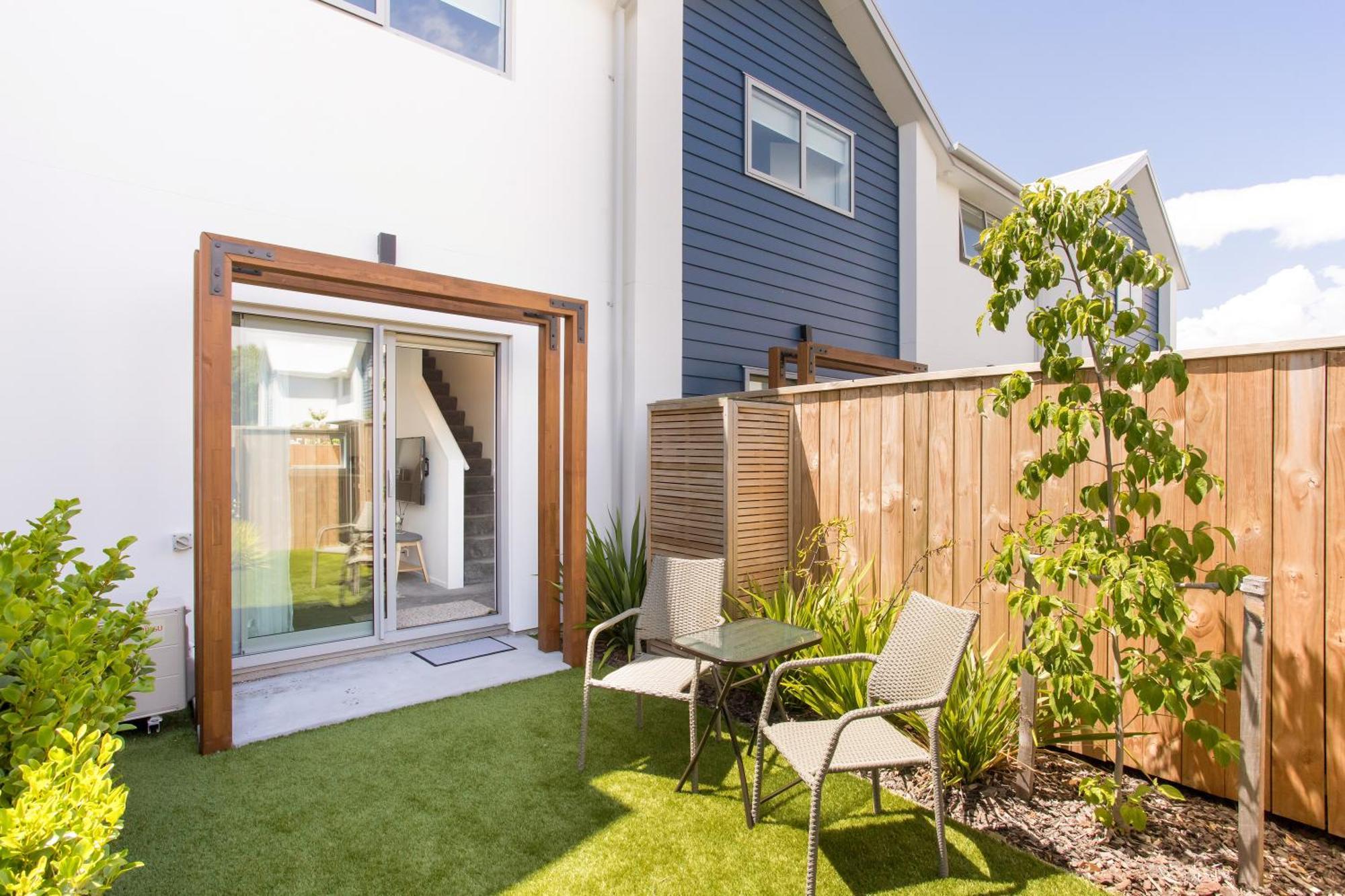 Location Free Off St Park Handy Hospital *